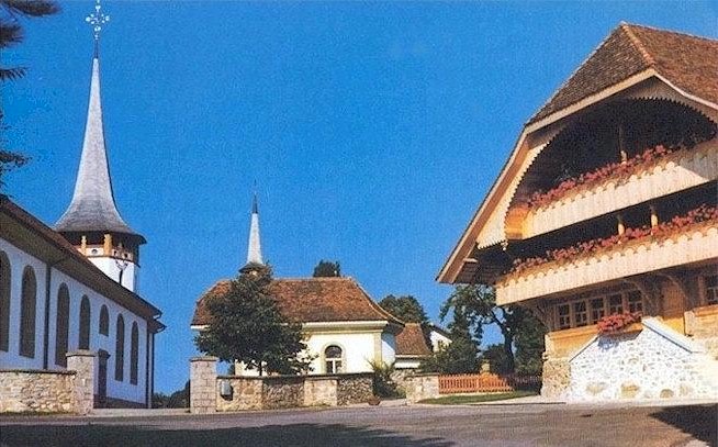 Kirche. Kappele und Heimatmuseum von Tafers